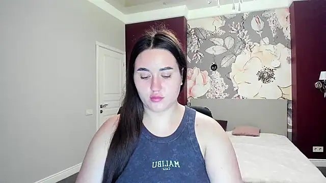 Roxie Bradley online show from 3, 11, 2025