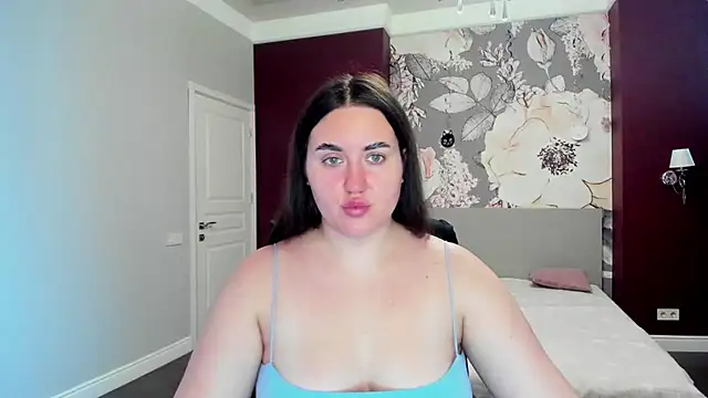 Roxie Bradley online show from 13, 11, 2025