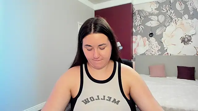 Roxie Bradley online show from 21, 11, 2025