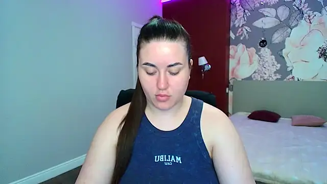 Snapshot of Roxie_Bradley chatting on 1, 5, 2026 Roxie Bradley online show from 1, 5, 2026
