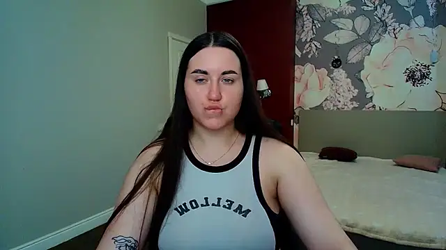 Snapshot of Roxie_Bradley chatting on 1, 7, 2026 Roxie Bradley online show from 1, 7, 2026