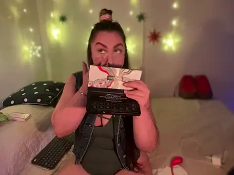 Snapshot of Im_sophiie chatting on 19, 12, 2024 Im sophiie online show from 19, 12, 2024