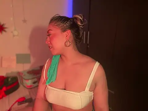 Snapshot of Im_sophiie chatting on 3, 1, 2025 Im sophiie online show from 3, 1, 2025