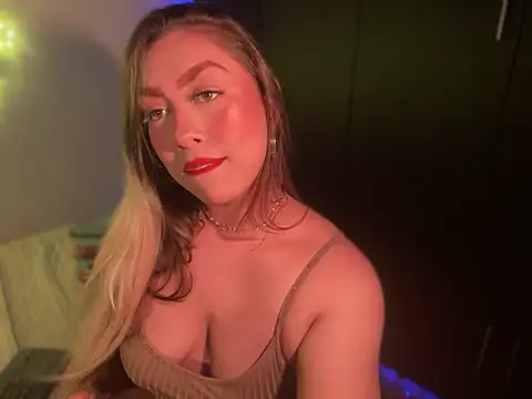 Snapshot of Im_sophiie chatting on 5, 1, 2025 Im sophiie online show from 5, 1, 2025