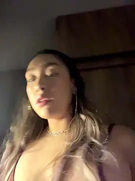 Snapshot of Im_sophiie chatting on 19, 12, 2025 Im sophiie online show from 19, 12, 2025