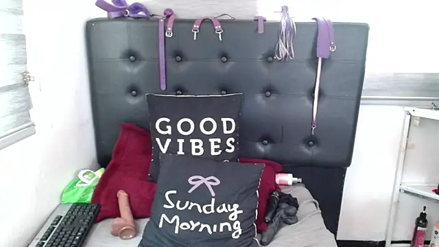 Snapshot of VIOLETTA-HOT chatting on 27, 2, 2025 VIOLETTA-HOT online show from 27, 2, 2025