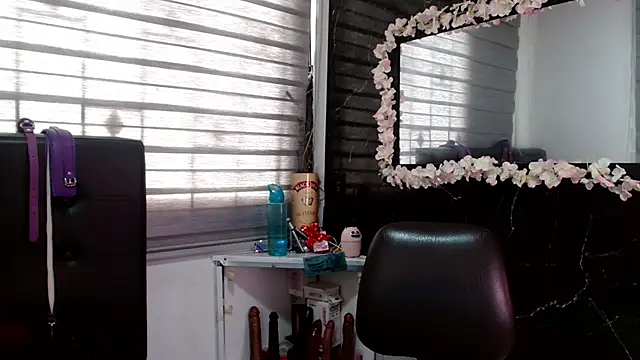 Snapshot of VIOLETTA-HOT chatting on 18, 3, 2025 VIOLETTA-HOT online show from 18, 3, 2025