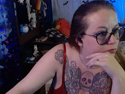 Snapshot of edgexchaos chatting on 6, 11, 2025 edgexchaos online show from 6, 11, 2025