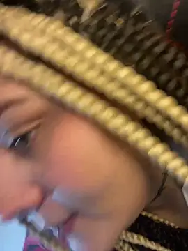 Snapshot of Laura_takint chatting on 8, 1, 2025 Laura takint online show from 8, 1, 2025