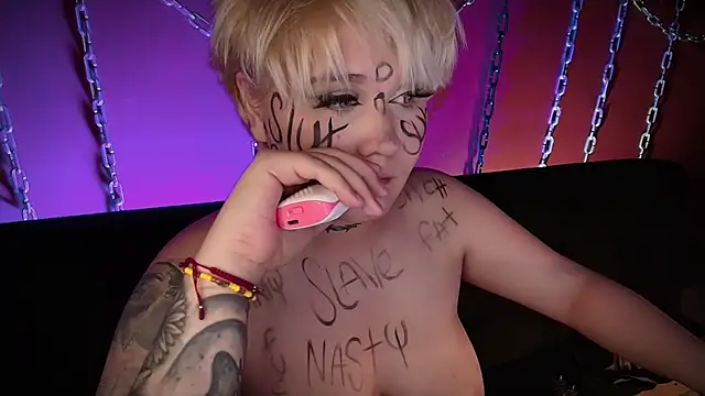 Snapshot of Laura_takint chatting on 13, 1, 2025 Laura takint online show from 13, 1, 2025