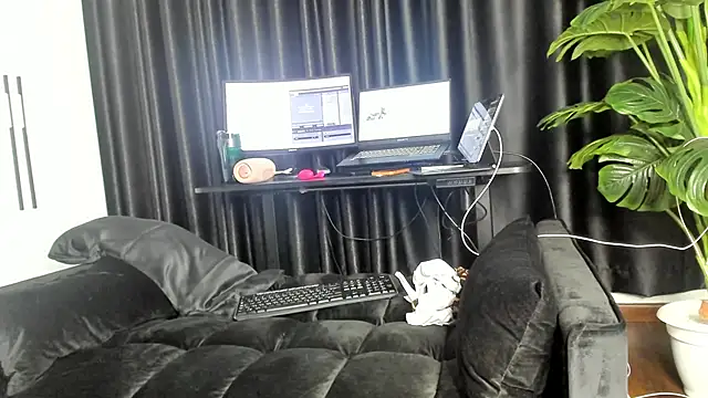 naughty bigass online show from 10, 3, 2026