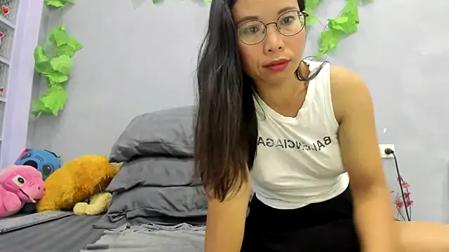 Snapshot of loveley_jenny chatting on 28, 4, 2026 loveley jenny online show from 28, 4, 2026
