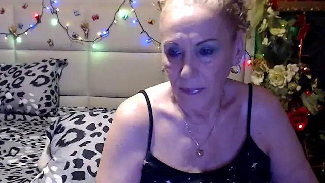 Snapshot of HappyWomanOn chatting on 19, 7, 2026 HappyWomanOn online show from 19, 7, 2026