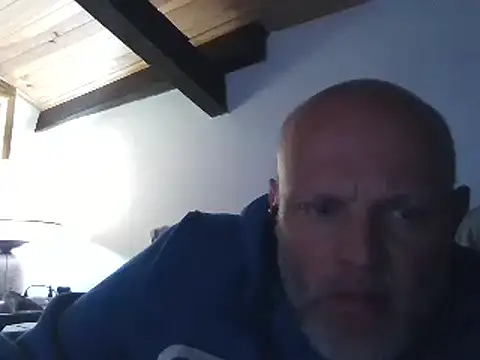 Snapshot of davigochi77bcn chatting on 7, 3, 2025 davigochi77bcn online show from 7, 3, 2025