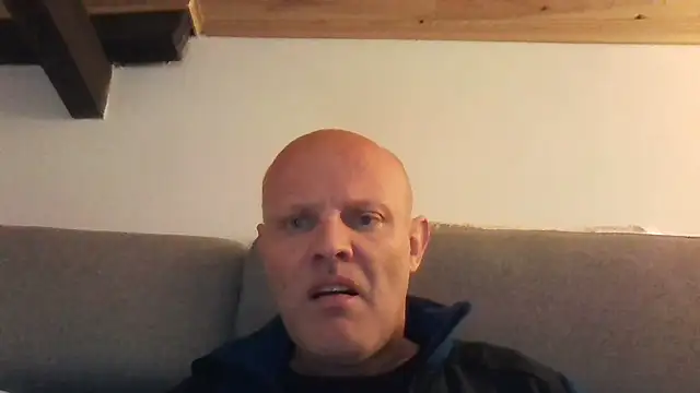 Snapshot of davigochi77bcn chatting on 7, 11, 2025 davigochi77bcn online show from 7, 11, 2025