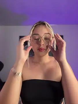 Irisweet  online show from 3, 12, 2025