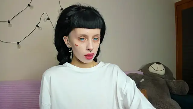 FlowerOfSin2001 online show from 12, 9, 2025