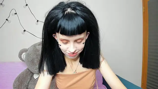 FlowerOfSin2001 online show from 13, 9, 2025