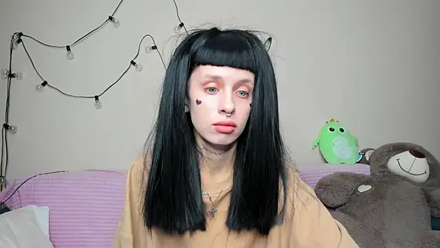 FlowerOfSin2001 online show from 21, 9, 2025