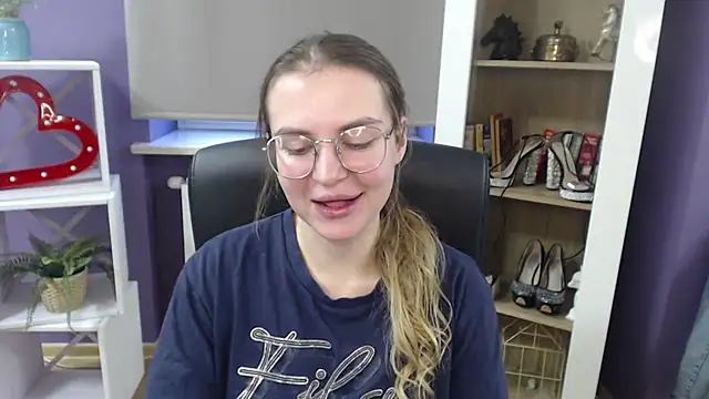 Zoey Erotic online show from 20, 12, 2024