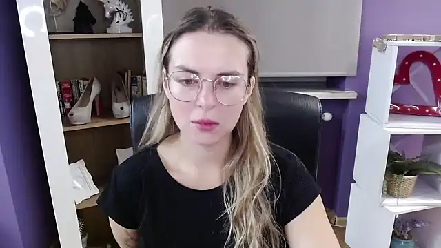 Zoey Erotic online show from 21, 10, 2025