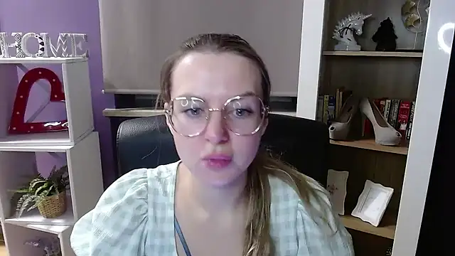 Zoey Erotic online show from 28, 11, 2025