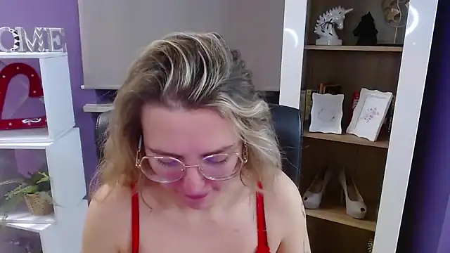 Zoey Erotic online show from 19, 12, 2025