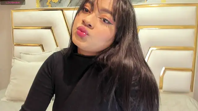 Snapshot of Sariitaa_ chatting on 14, 12, 2025 Sariitaa online show from 14, 12, 2025