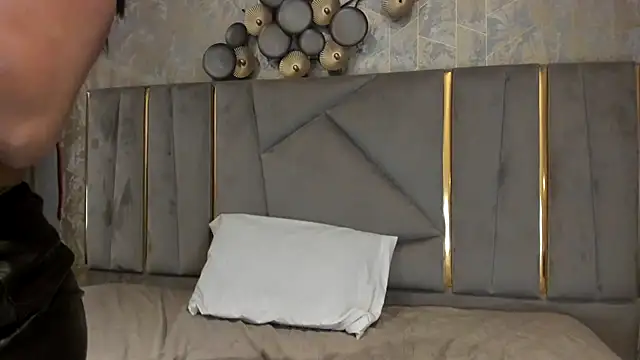 Snapshot of Sariitaa_ chatting on 16, 12, 2025 Sariitaa online show from 16, 12, 2025