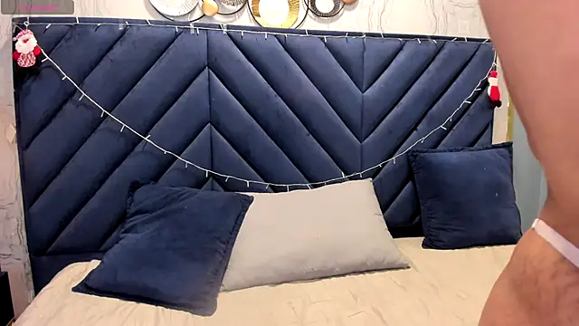 Snapshot of Sariitaa_ chatting on 17, 12, 2025 Sariitaa online show from 17, 12, 2025