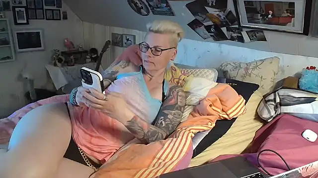 MaryG online show from 16, 3, 2025