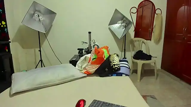 Snapshot of ashley_rossez7 chatting on 3, 12, 2024 ashley rossez7 online show from 3, 12, 2024