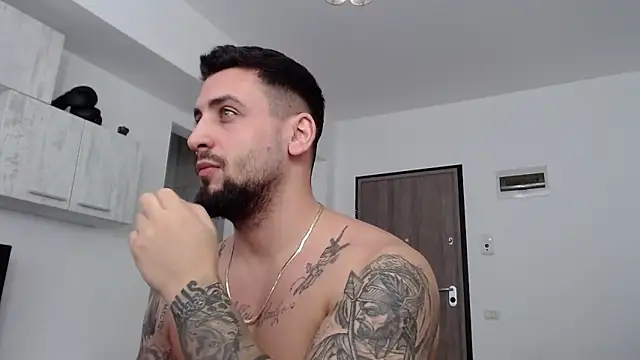 Snapshot of _DylanGreen chatting on 5, 1, 2025 DylanGreen online show from 5, 1, 2025