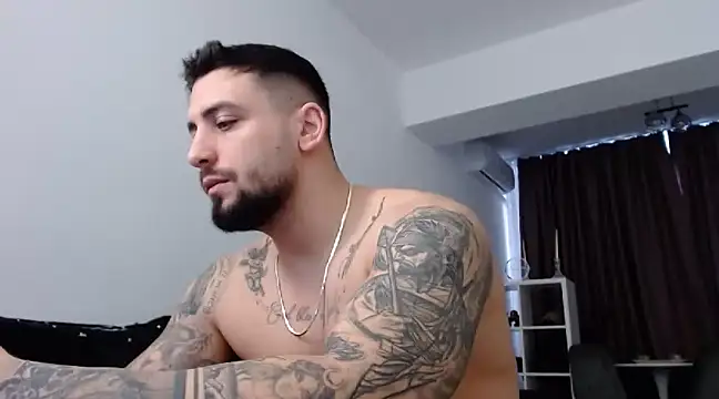 Snapshot of _DylanGreen chatting on 25, 2, 2025 DylanGreen online show from 25, 2, 2025