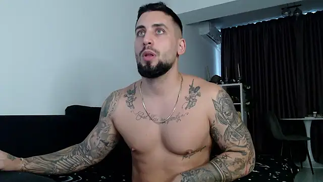 Snapshot of _DylanGreen chatting on 2, 10, 2025 DylanGreen online show from 2, 10, 2025