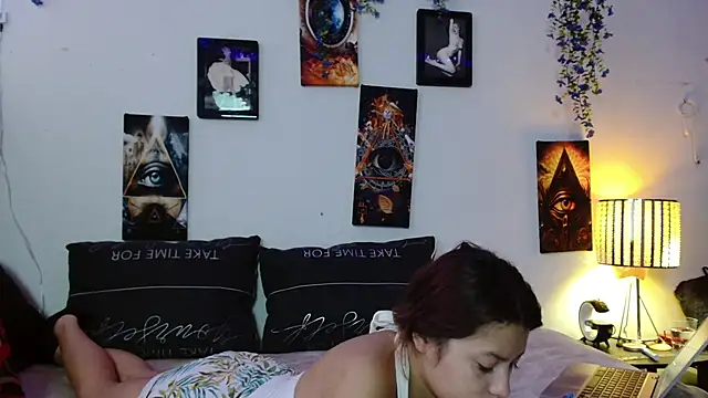 Snapshot of 3littleschoolteens chatting on 17, 9, 2025 3littleschoolteens online show from 17, 9, 2025