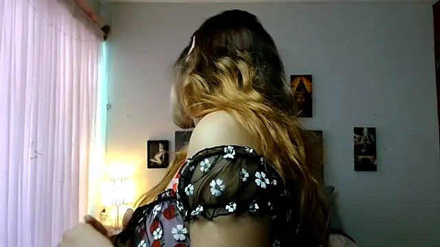 Snapshot of 3littleschoolteens chatting on 31, 10, 2025 3littleschoolteens online show from 31, 10, 2025