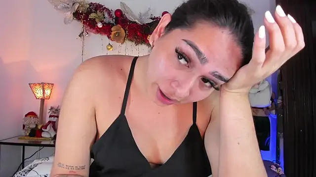 ISABELLASSMITH online show from 6, 1, 2025