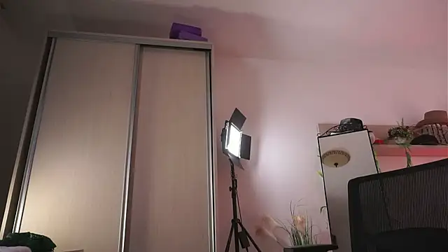 Amaliamour online show from 18, 2, 2025