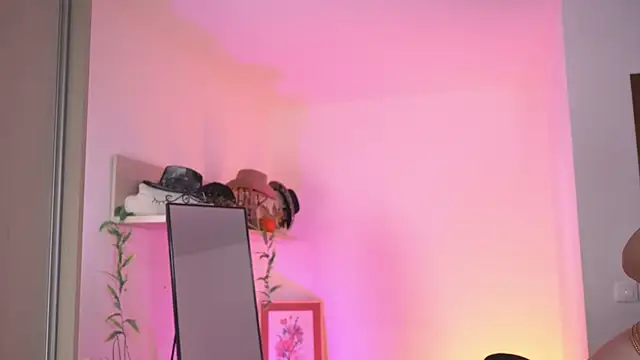 Amaliamour online show from 5, 3, 2025