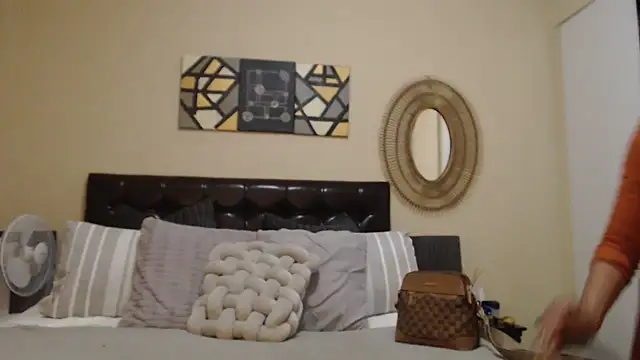 Creamyass22 online show from 23, 2, 2026