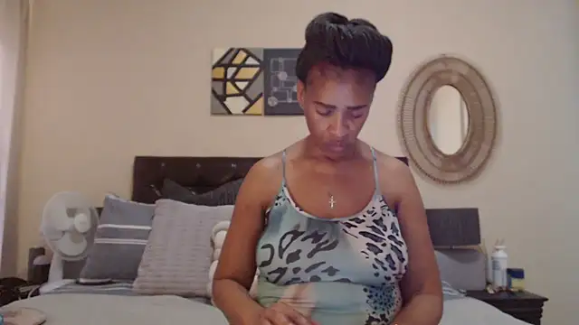 Creamyass22 online show from 13, 3, 2026