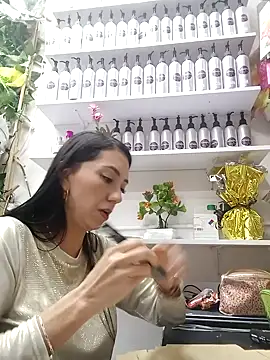 Snapshot of LunaZambrano chatting on 25, 1, 2025 LunaZambrano online show from 25, 1, 2025