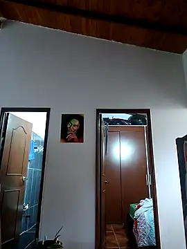 Snapshot of LunaZambrano chatting on 25, 1, 2025 LunaZambrano online show from 25, 1, 2025