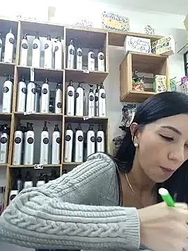Snapshot of LunaZambrano chatting on 25, 1, 2025 LunaZambrano online show from 25, 1, 2025