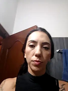 Snapshot of LunaZambrano chatting on 12, 2, 2025 LunaZambrano online show from 12, 2, 2025