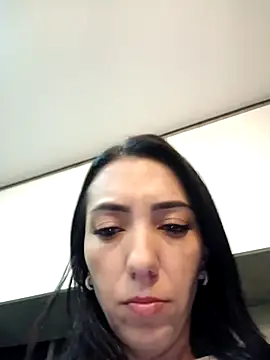 Snapshot of LunaZambrano chatting on 25, 2, 2025 LunaZambrano online show from 25, 2, 2025
