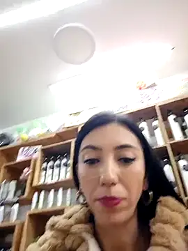 Snapshot of LunaZambrano chatting on 7, 3, 2025 LunaZambrano online show from 7, 3, 2025
