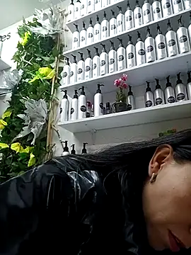 Snapshot of LunaZambrano chatting on 11, 3, 2025 LunaZambrano online show from 11, 3, 2025