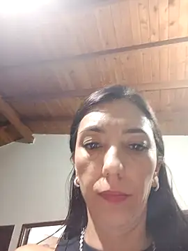 Snapshot of LunaZambrano chatting on 13, 9, 2025 LunaZambrano online show from 13, 9, 2025